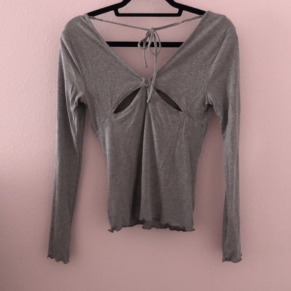 Avec Les Filles V-Neck Halter Cut Out Top - Picture 2 of 6